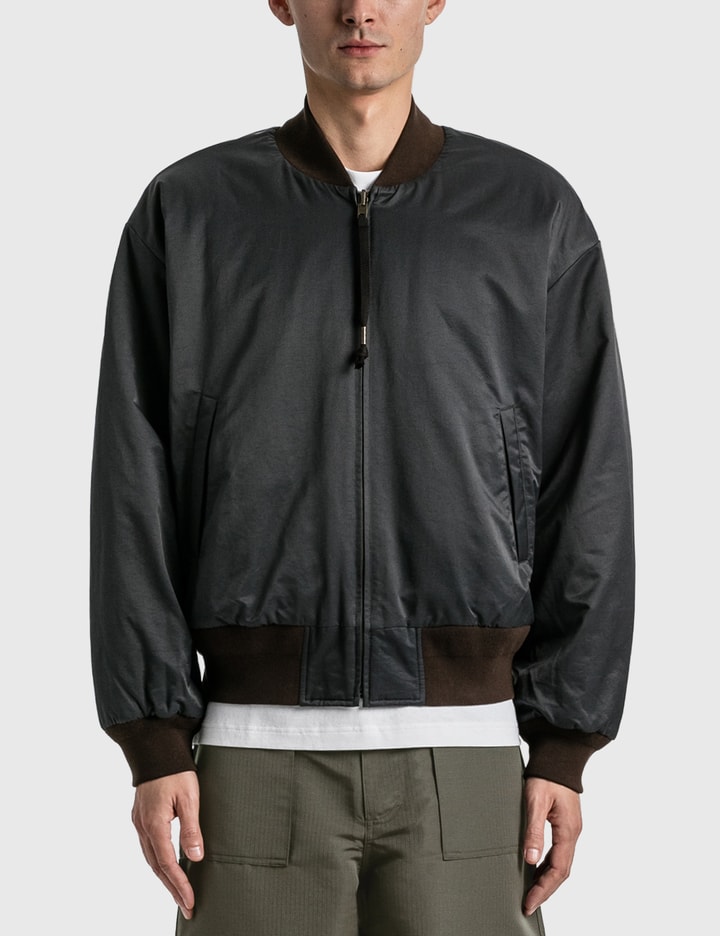 리버시블 패치 봄버 재킷 Placeholder Image