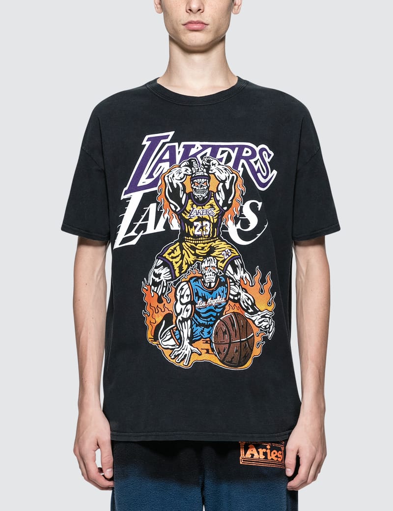 warren lotas lakers tee