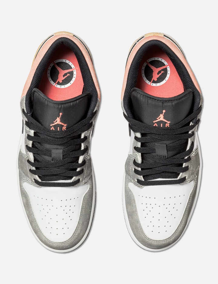 AIR JORDAN 1 LOW SE Placeholder Image