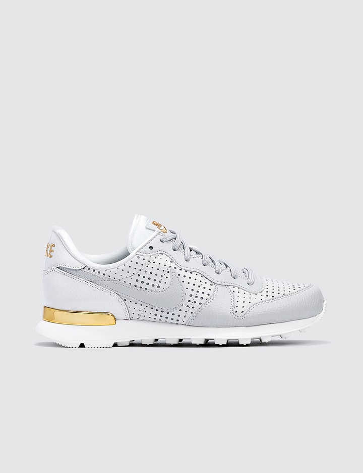 W Internationalist SE PRM Placeholder Image