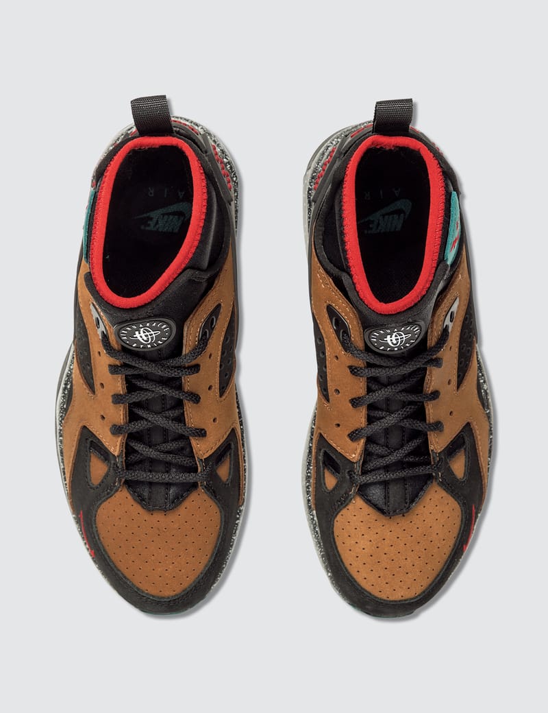 olivia kim x nike air mowabb