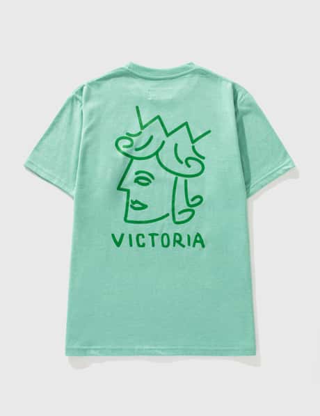 Victoria 클래식 퀸헤드 로고 티셔츠