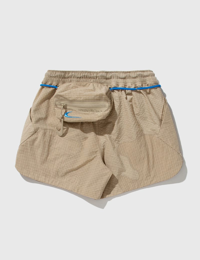nike heritage essentials washed woven shorts in dusty khaki