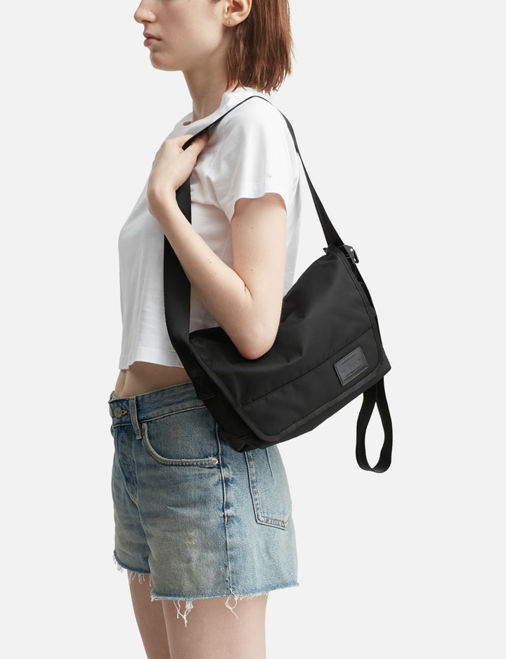 Staple Messenger S Placeholder Image