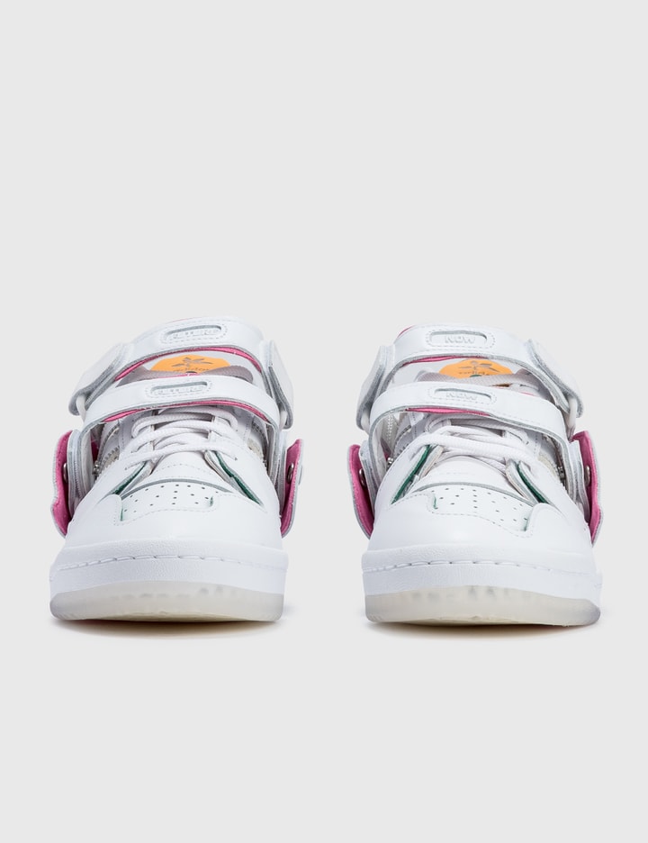 포럼 로우 Placeholder Image