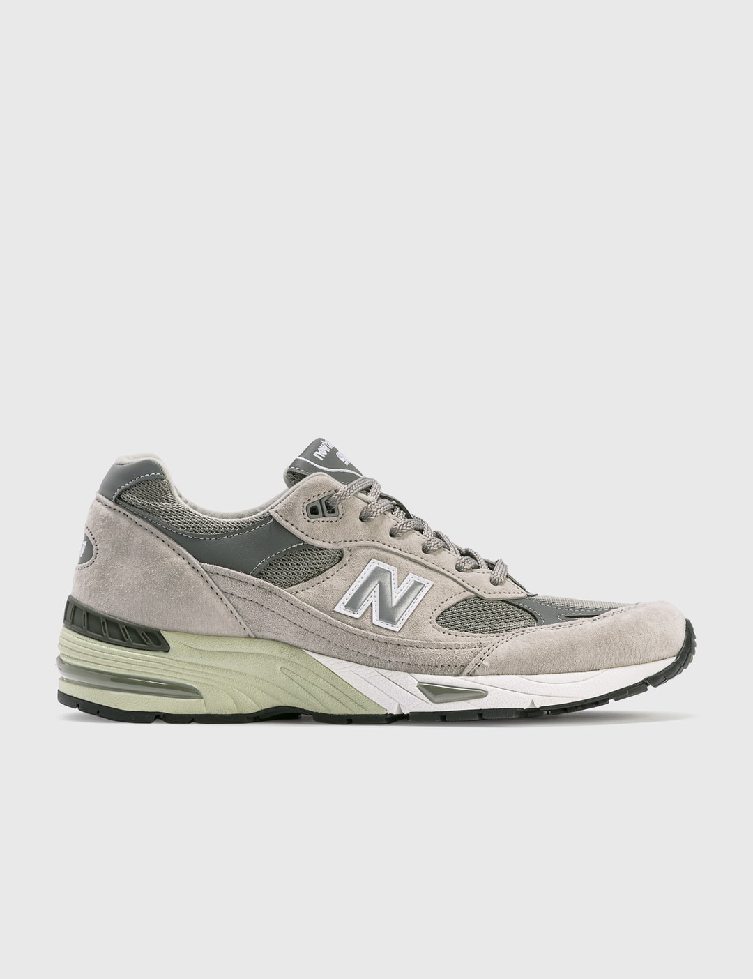 Excursión muñeca descanso New Balance - Made in UK 991 | HBX - Globally Curated Fashion and Lifestyle  by Hypebeast