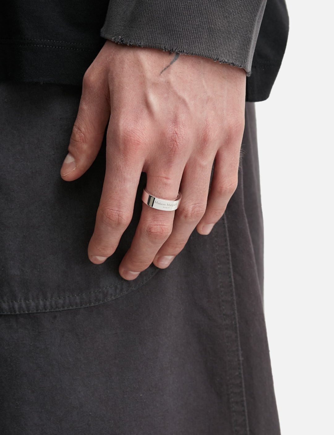 Logo Wide Ring view 12
