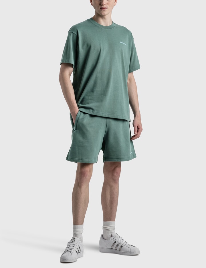 Pharrell Williams 베이직스 티셔츠 Placeholder Image