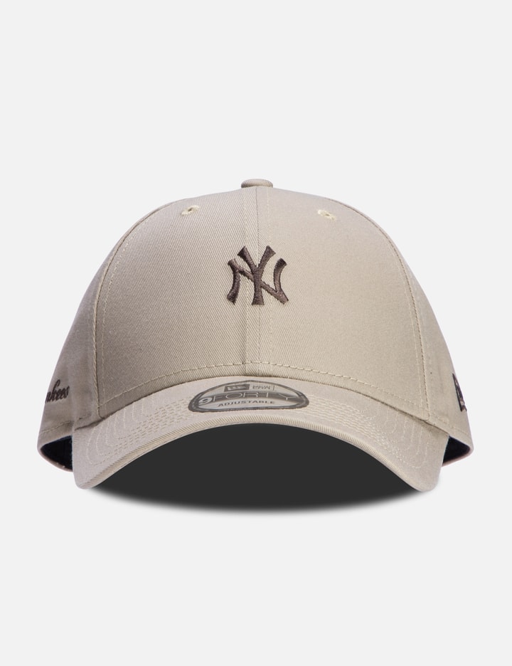 New Era New York Yankees Mini Logo 9forty Cap In Neutral