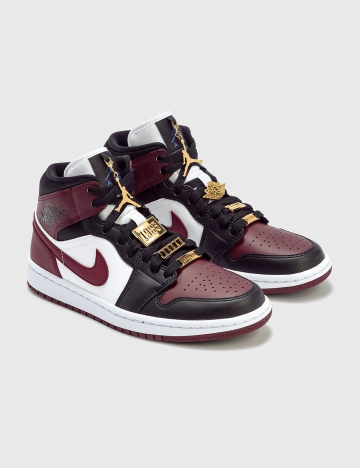 Jordan 1 Mid SE Placeholder Image