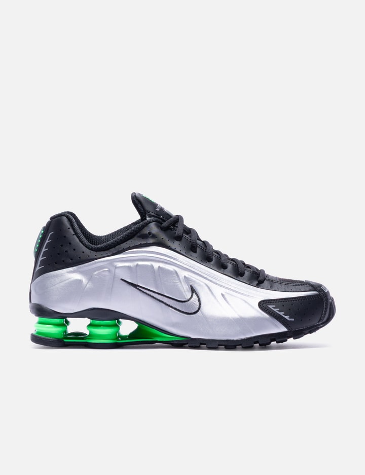 Nike Shox R4 Sneakers In White