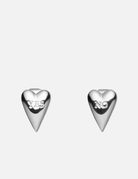 AVGVST Yes-No Heart Studs