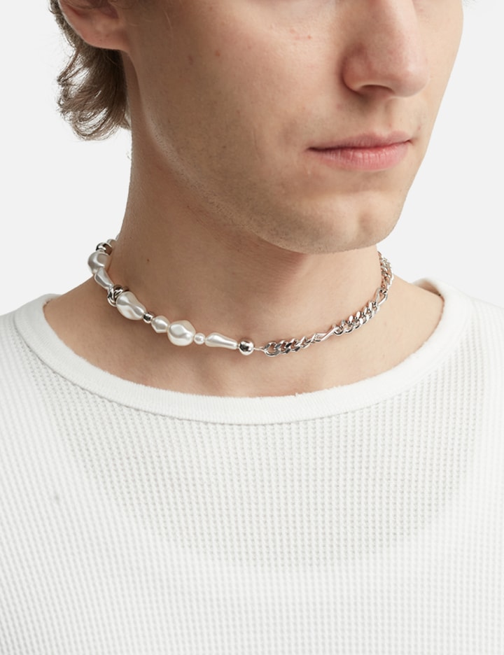 Justine Clenquet チャーリーチョーカー