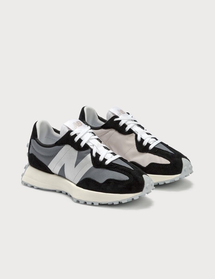 New Balance 327