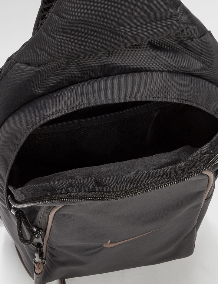 Nike Sportswear ESSENTIALS SLING BAG UNISEX - Bandolera - black