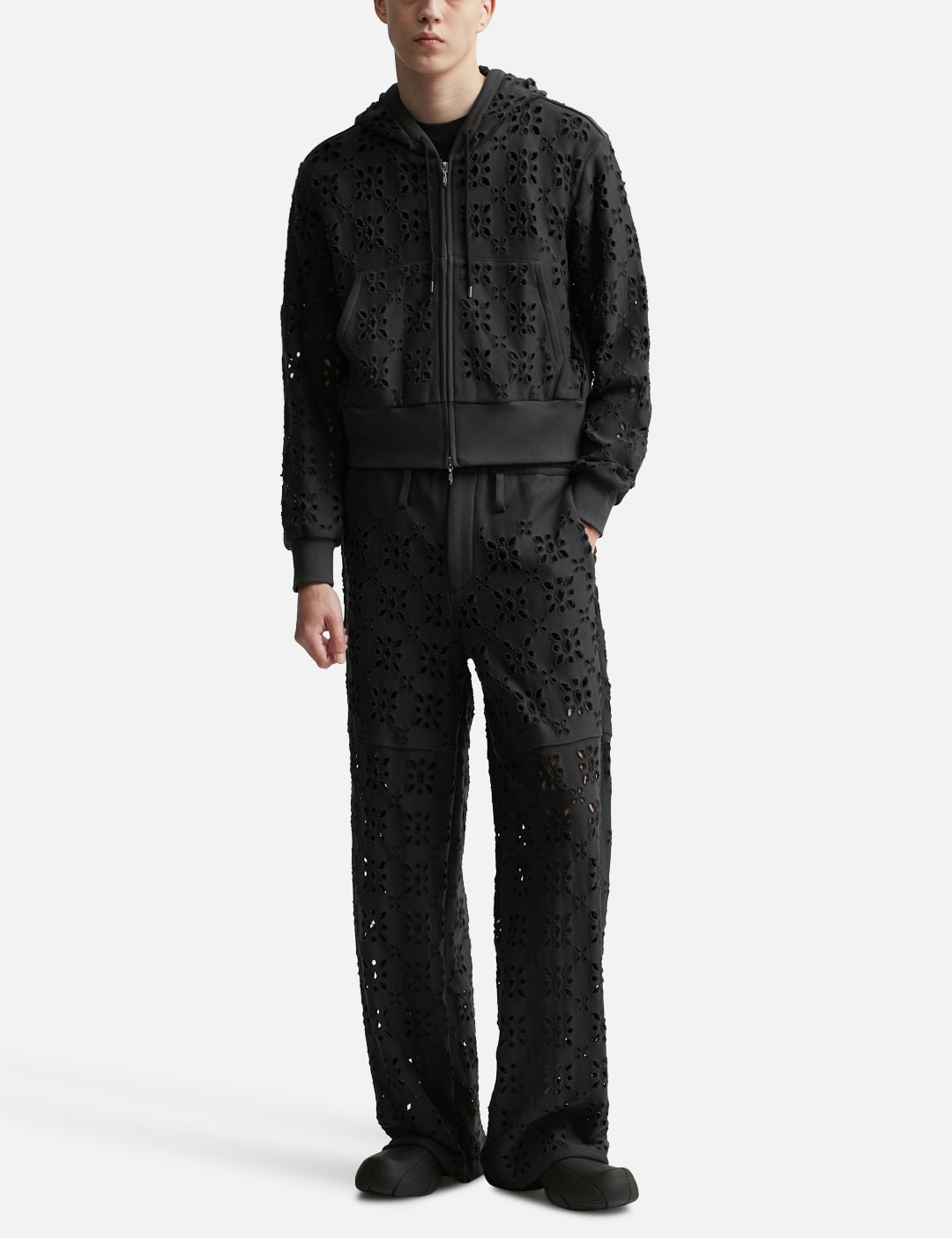 FLOWER HOLE SWEAT PANTS view 20