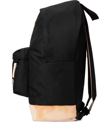 アーペーセー Eastpak Black Classic Backpack HBX