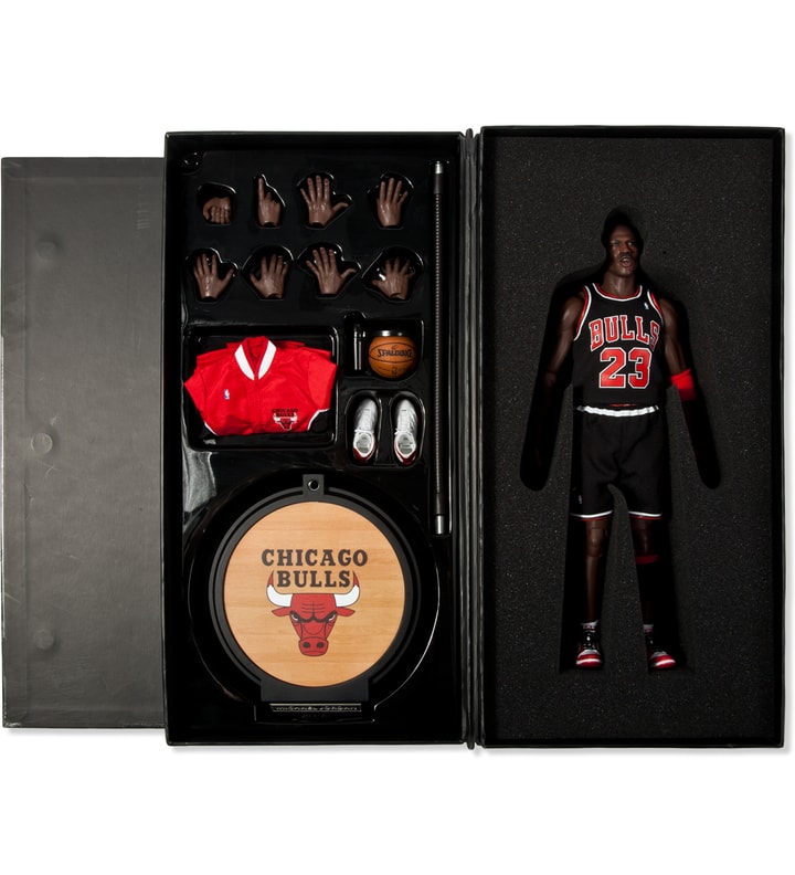 Michael Jordan Bulls 23 Black Road Jersey Real Masterpiece Figure