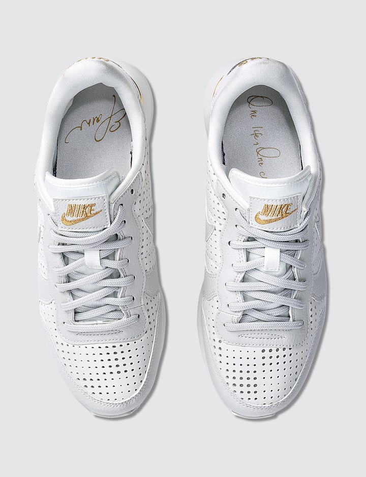 W Internationalist SE PRM Placeholder Image