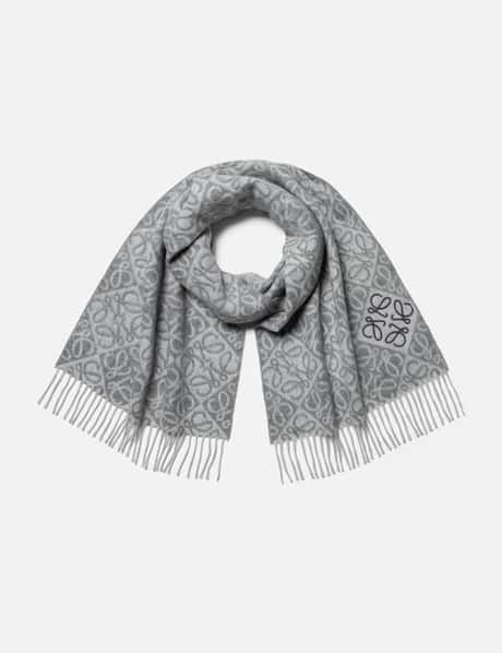 ロエベ Anagram scarf