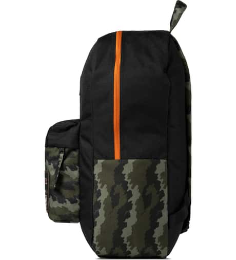 camo backpack jansport Big Student and the pack also has a web haul handle for easy carrying SUPERBREAK 2 Classic Camo