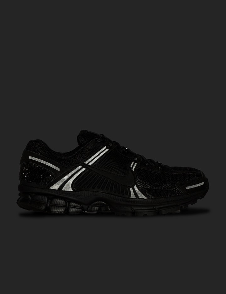 NIKE ZOOM VOMERO 5 Placeholder Image