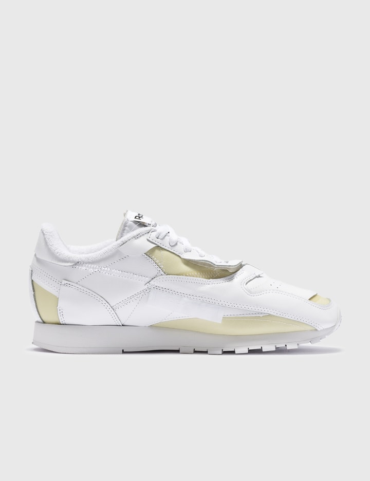 kimplante Ren skridtlængde Maison Margiela - MM x Reebok Classic Leather 'Memory Of' Sneakers | HBX -  Globally Curated Fashion and Lifestyle by Hypebeast
