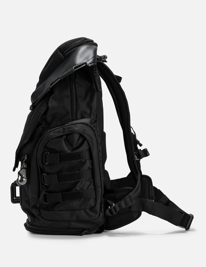 Oakley Logo-patch Zip-up Backpack In Black