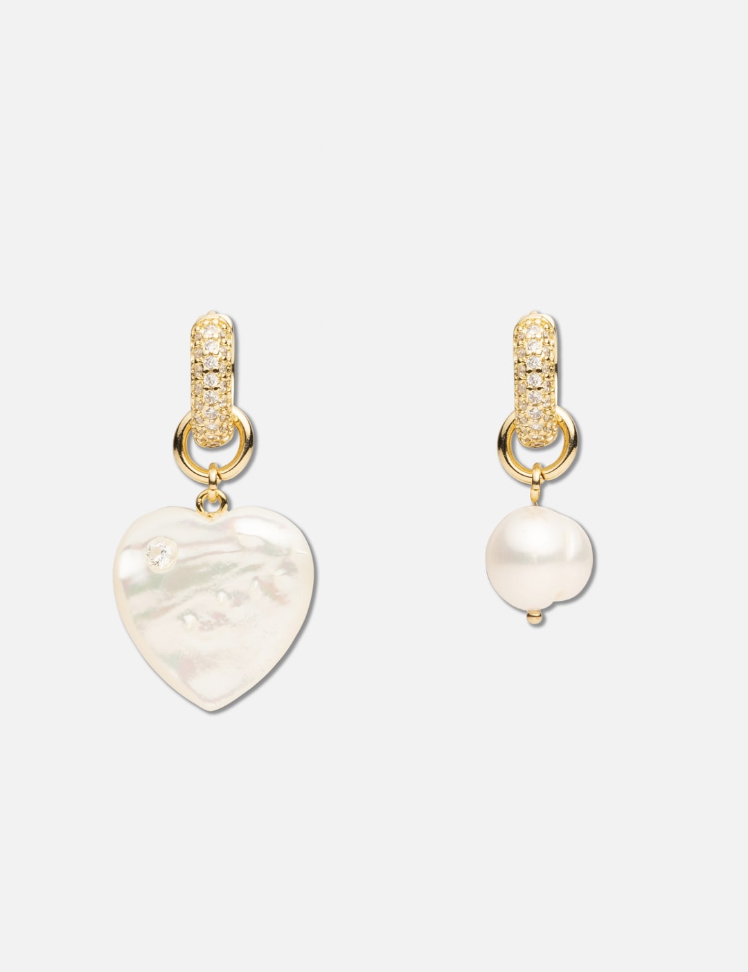 Love At First Sight Pearly Earrings view 8