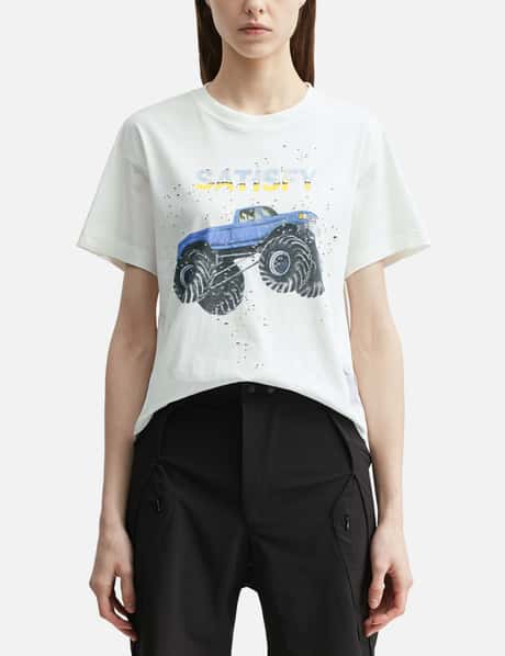 MothTech™ T‑Shirt With Truck Print view 10