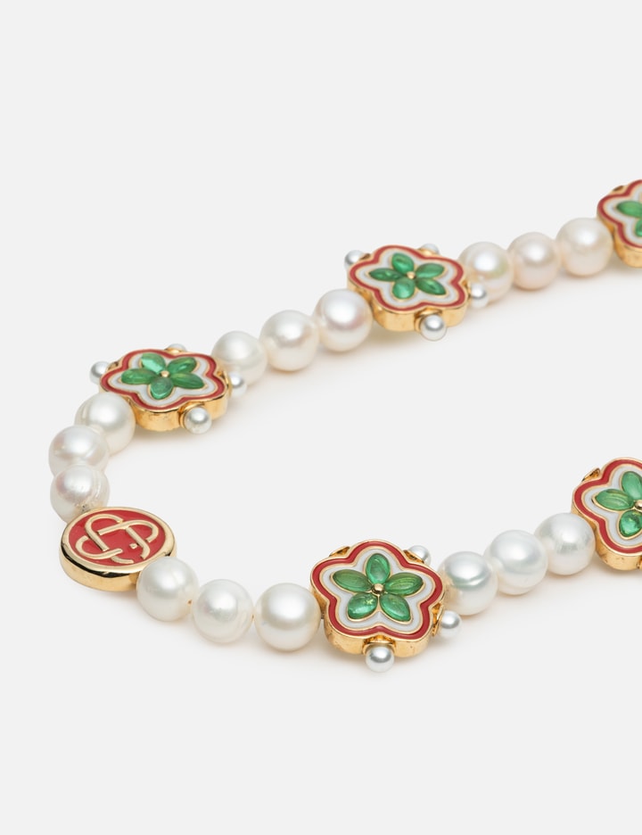 Gradient Flower Short Necklace Placeholder Image