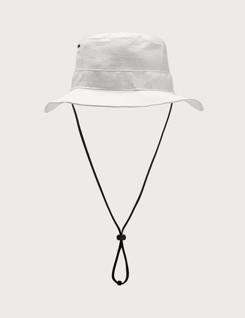 white nike bucket hat womens