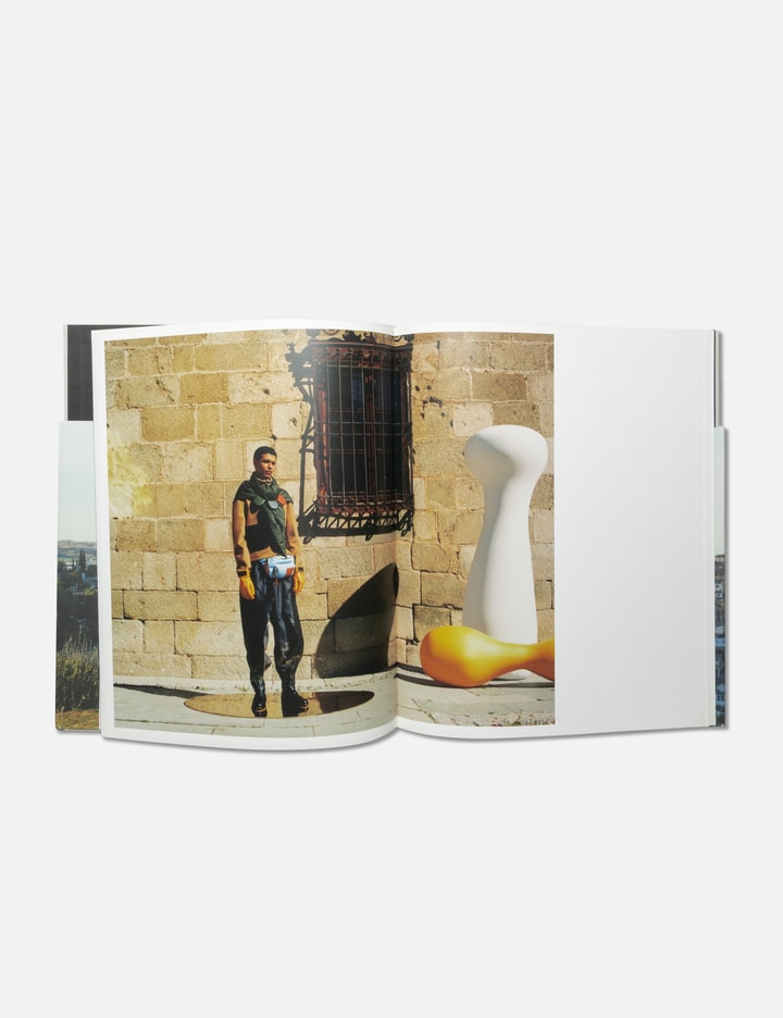 F/W 2019-2020 Lookbook (292/1000) Placeholder Image
