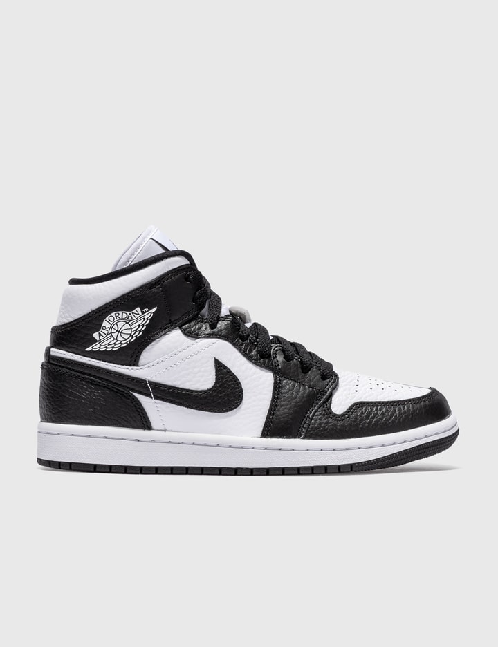 Air Jordan 1 MID SE Placeholder Image