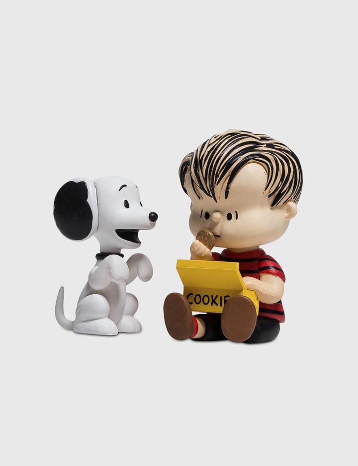 UDF Peanuts Series 12: 50's Snoopy & Linus Placeholder Image