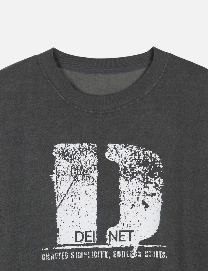 D Accent Crack Logo T-shirts Placeholder Image