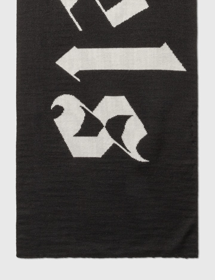 マクロ ロゴ スカーフ Placeholder Image