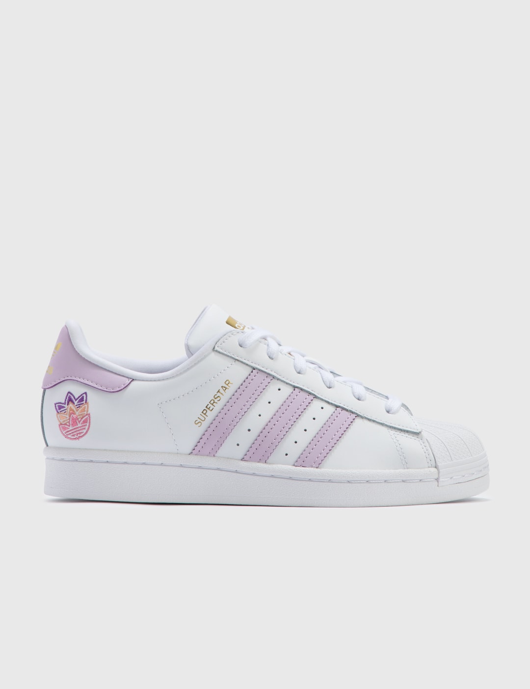 gips januari Verminderen Adidas Originals - SUPERSTAR W | HBX - Globally Curated Fashion and  Lifestyle by Hypebeast