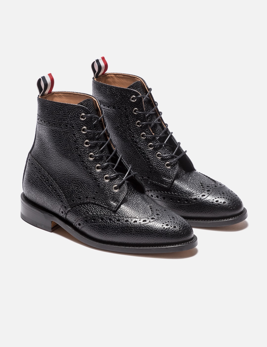 shoes-1-4-cbb31.jpg?fit=max&w= 