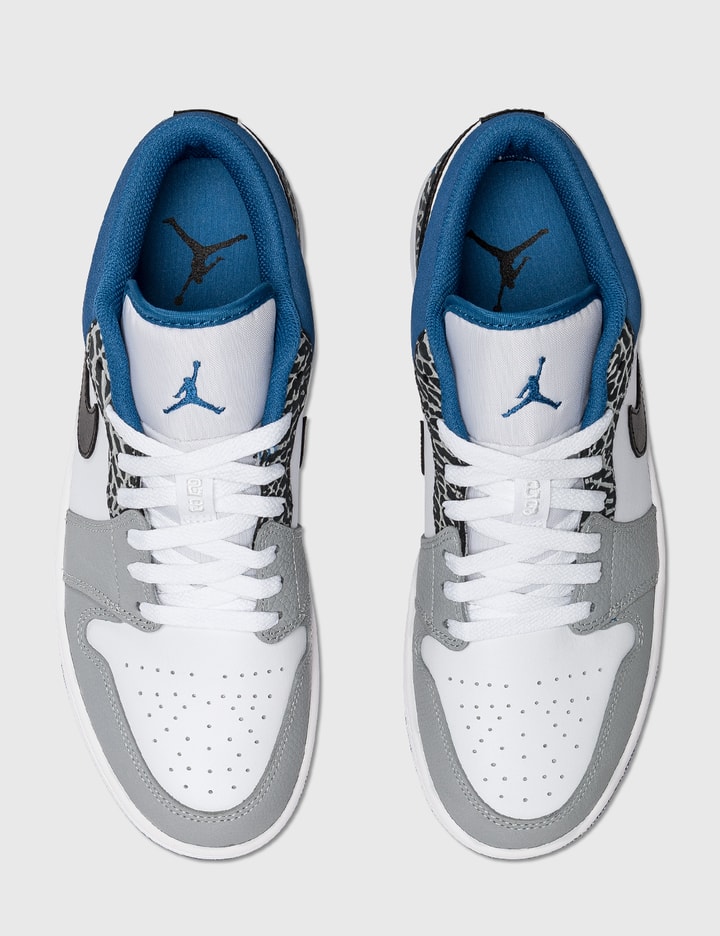 AIR JORDAN 1 LOW SE Placeholder Image