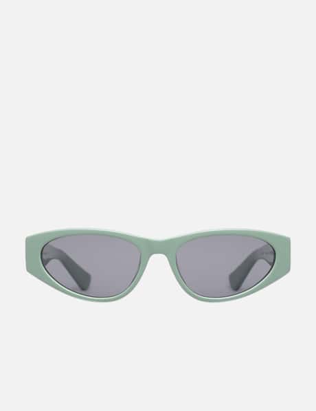 Blade view 4
