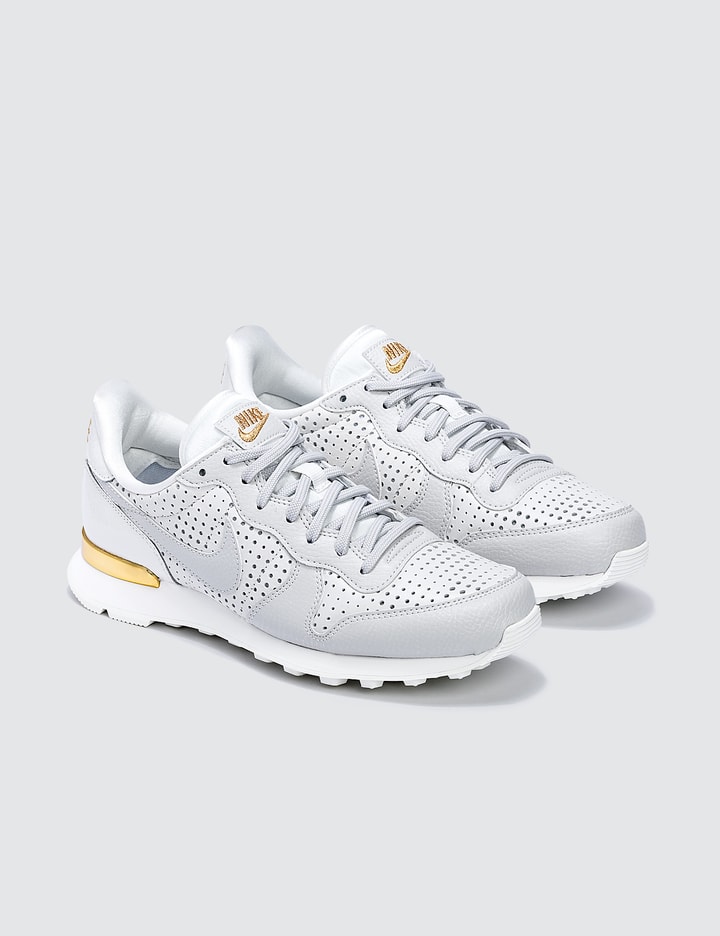 W Internationalist SE PRM Placeholder Image