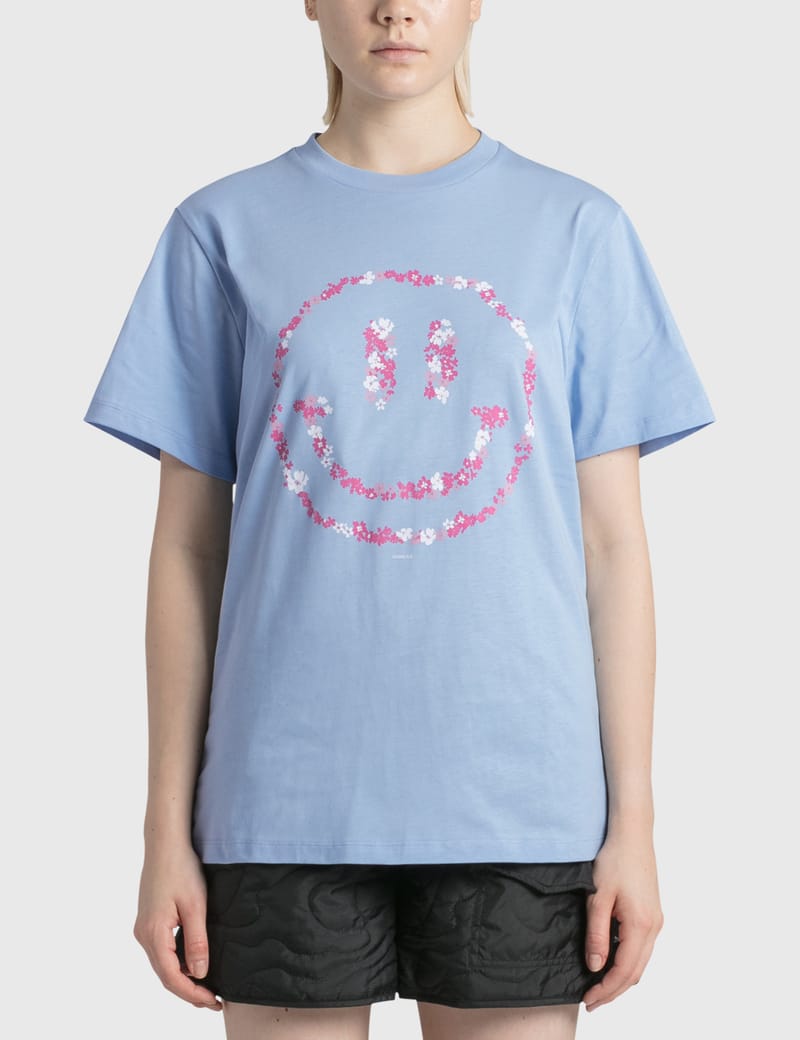 smiley face tshirt woman