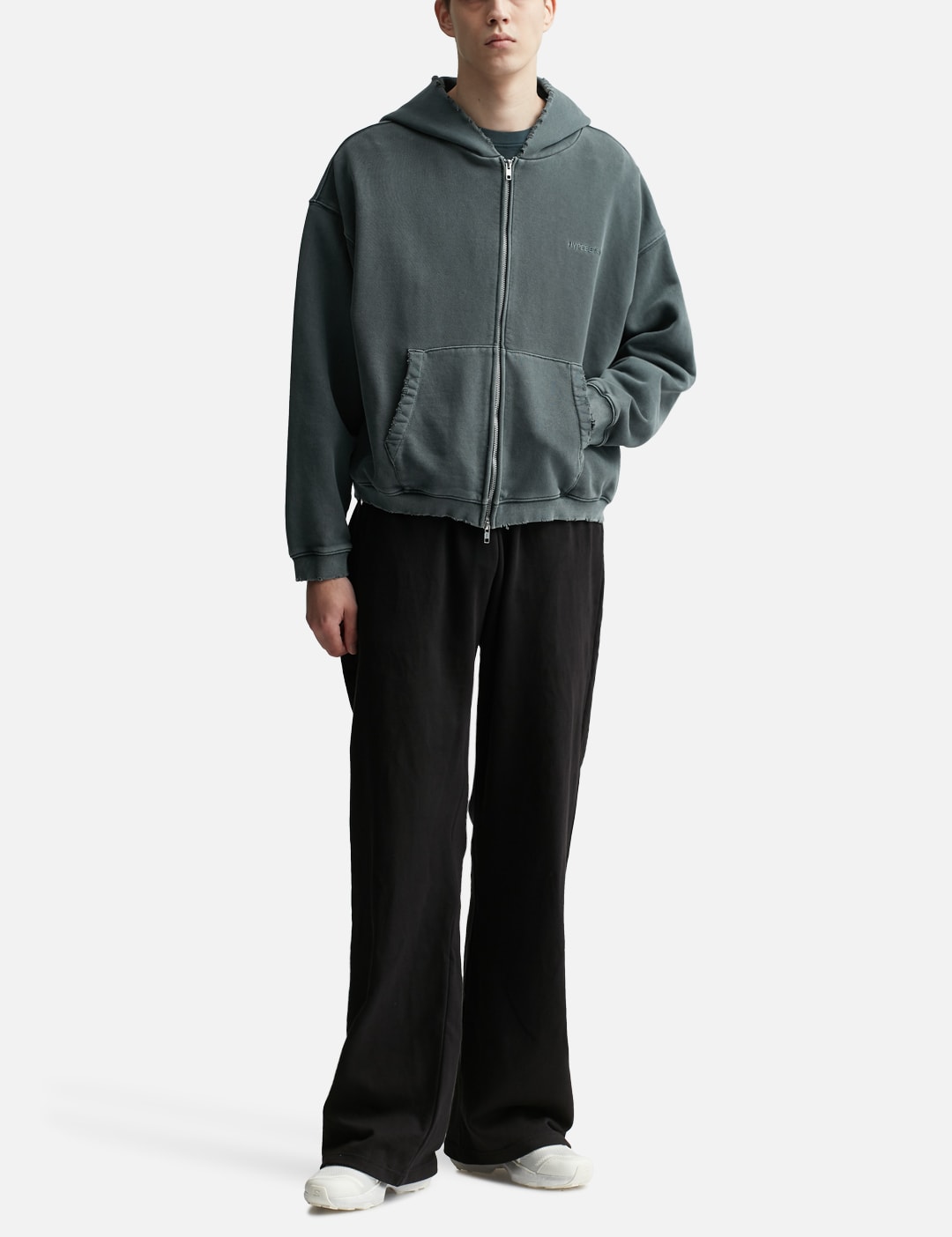 GARMENT DYED LOGO ZIP-UP HOODIE view 18