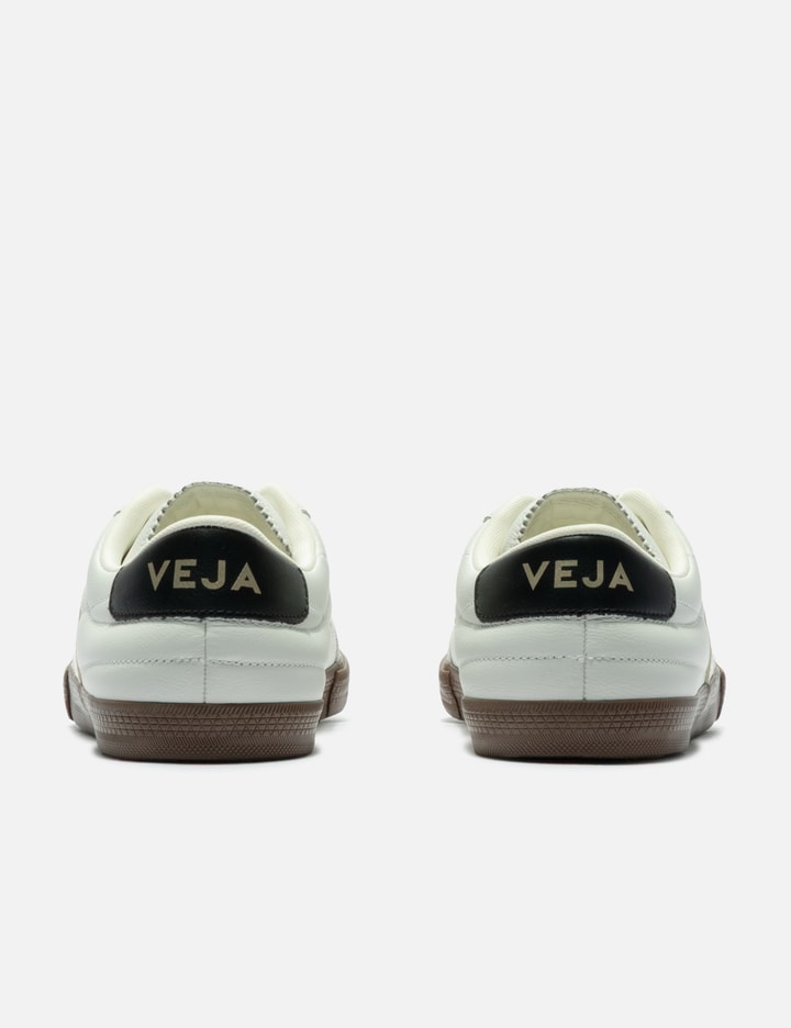Veja Panenka In White