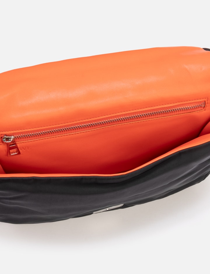 ロエベ Goya Puffer Messenger Bag