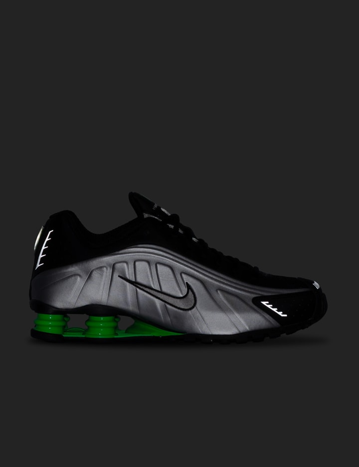 Nike Shox R4 Sneakers In White