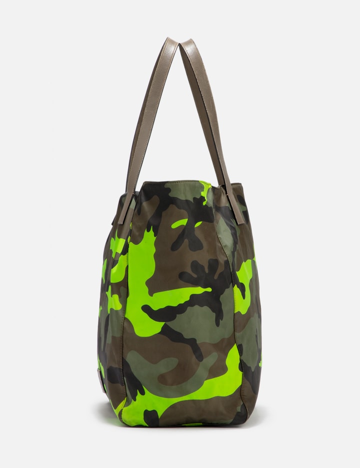 Eigenaardig een paar Deuk Valentino - Valentino Camouflage Tote Bag | HBX - Globally Curated Fashion  and Lifestyle by Hypebeast