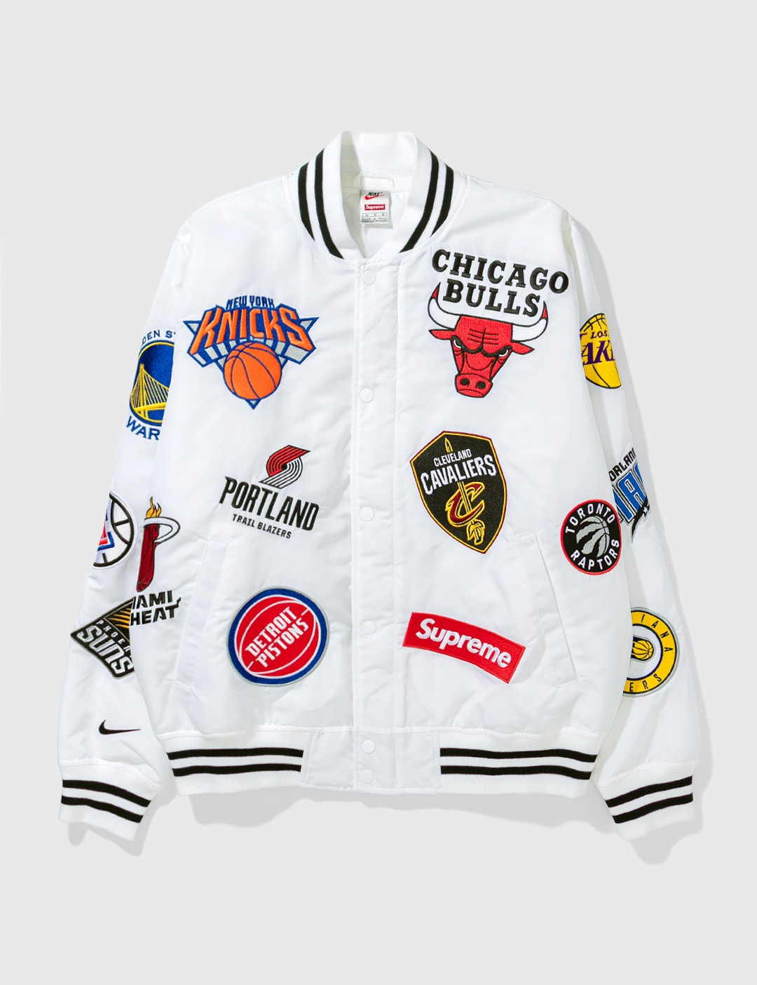 Lujoso conductor Corbata Supreme - SUPREME X NIKE NBA TEAM LOGOS BOMBER JACKET | HBX - Globally  Curated Fashion and Lifestyle by Hypebeast