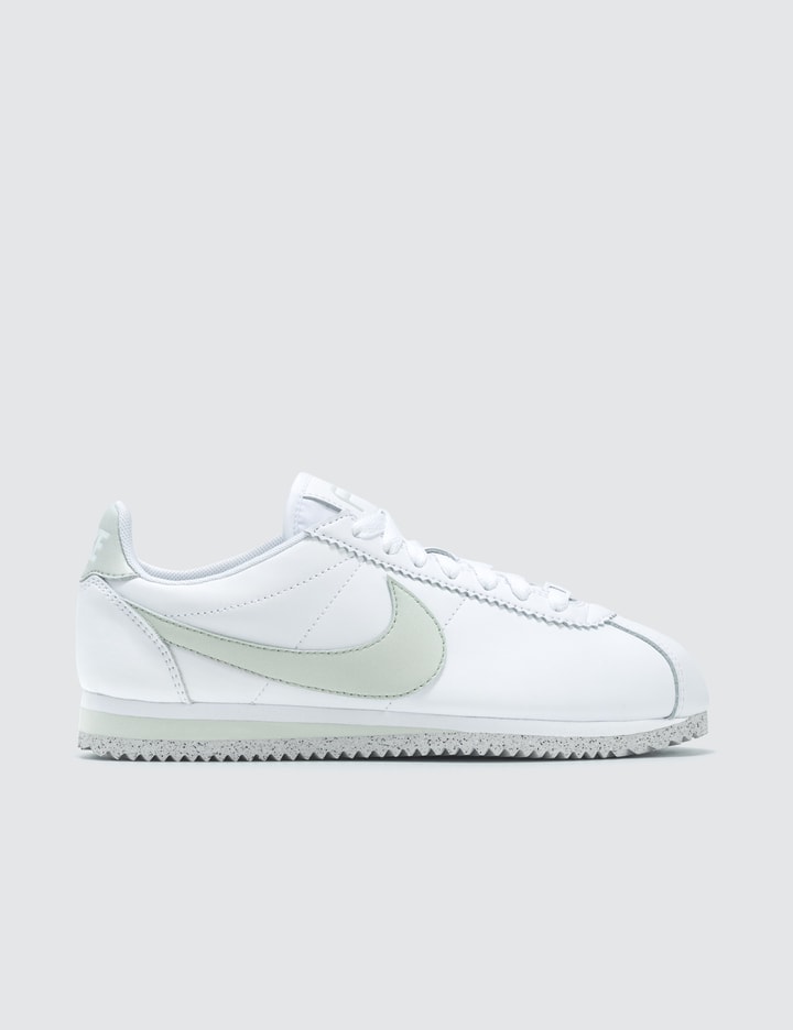 slachtoffers ballon Vloeibaar Nike - Wmns Classic Cortez Flyleather | HBX - Globally Curated Fashion and  Lifestyle by Hypebeast
